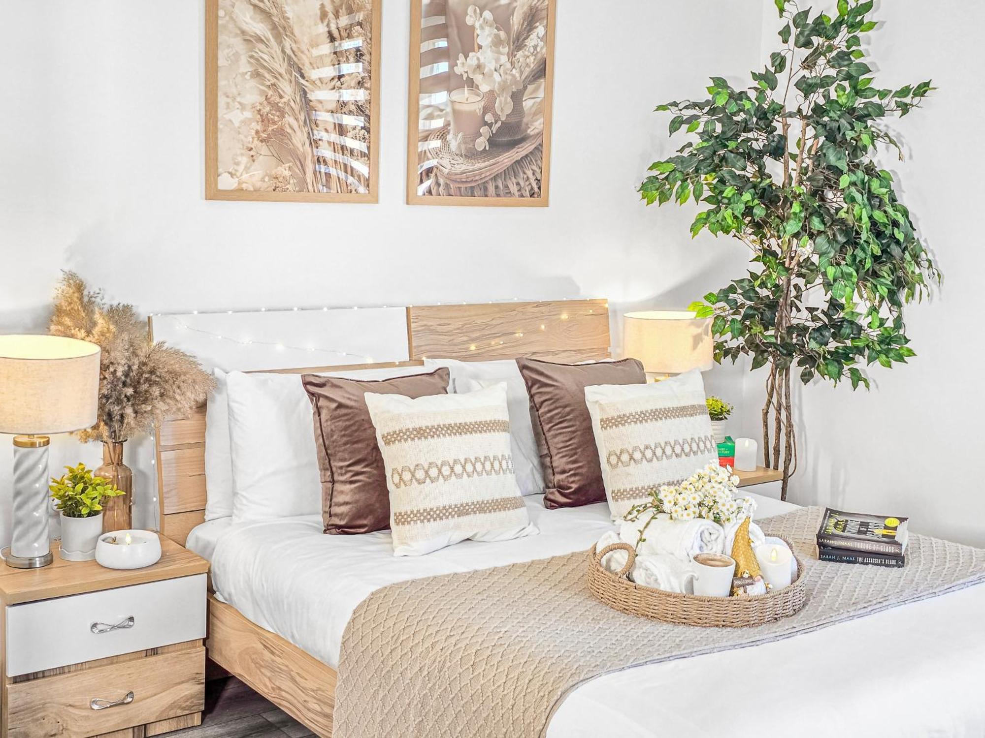 The Cozy Chapter - Spacious Apartments Near Manchester City Centre & Old Trafford — Photos 3